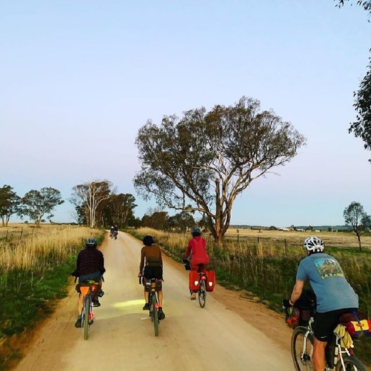 Cycling the Central West Cycle Trail. Source: Omafiets